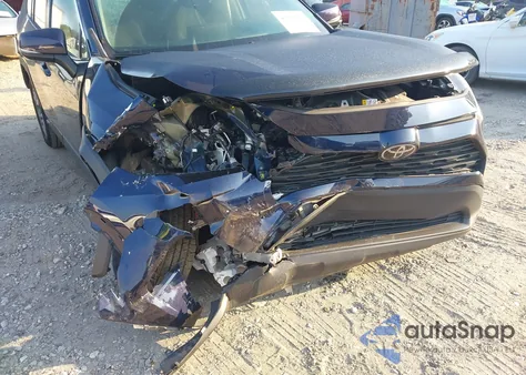 2022 Toyota Rav4 Xle из США, поврежденный, VIN 2T3P1RFVXNW252716